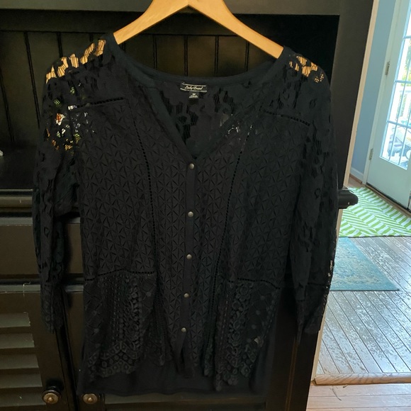 New Lucky Top never worn. - Picture 2 of 3